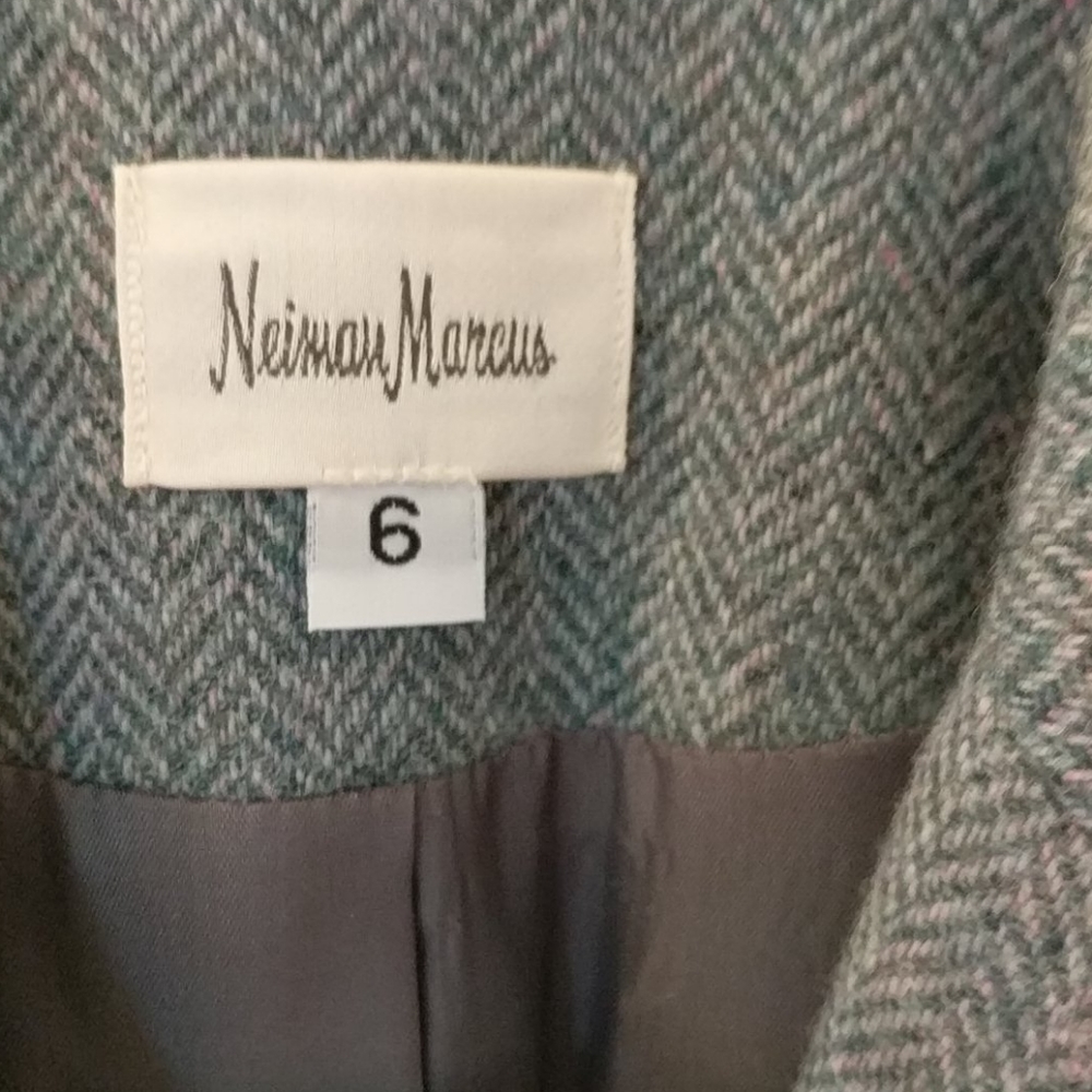 Blazer - Picture 3 of 6